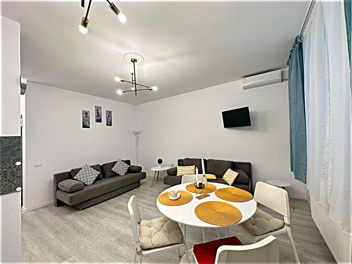 Hezo Sunshine Studio And Apartment Năvodari Exterior foto